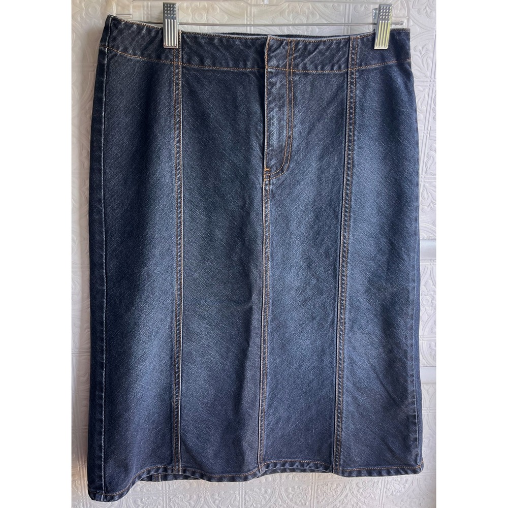 The Limited Medium Wash denim pencil skirt, size 4, princess seams‎ midi length